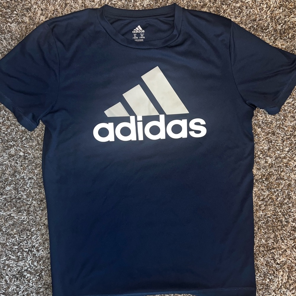 ADIDAS T-SHIRT